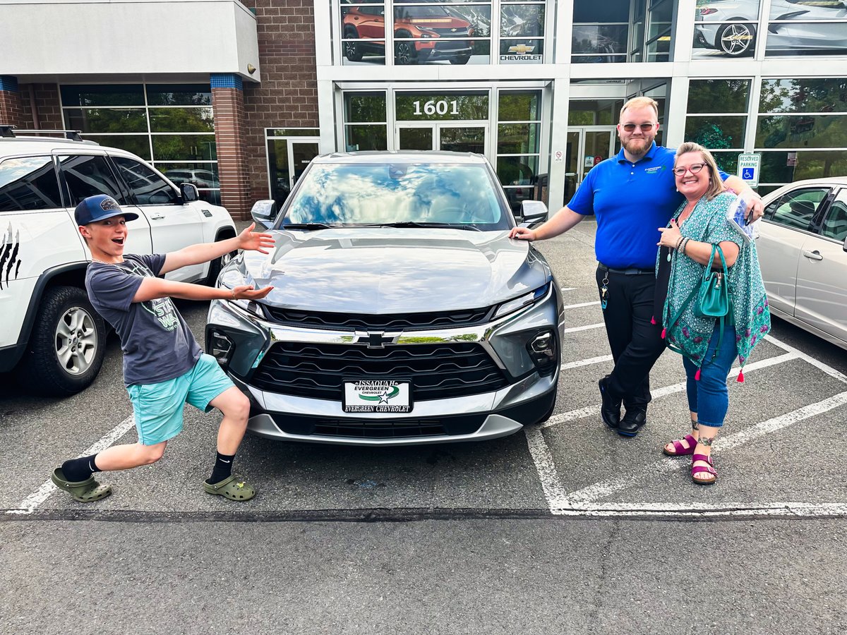 evergreenchevy's tweet photo. Congratulations to Jennifer Rankin on the purchase of her new vehicle! 🎉🎈 Jennifer has purchased 4 vehicles from Evergreen Chevrolet since 2016, and we are so thankful for her continued loyalty over the years! Enjoy your new ride, Jennifer! https://t.co/TlhxBkdtnu
