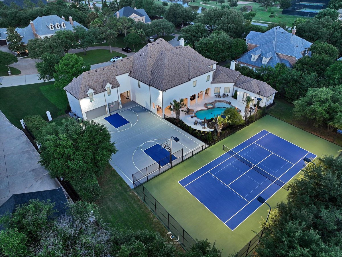 benwegmann's tweet image. It’s the living area in the primary bedroom for me 🤩