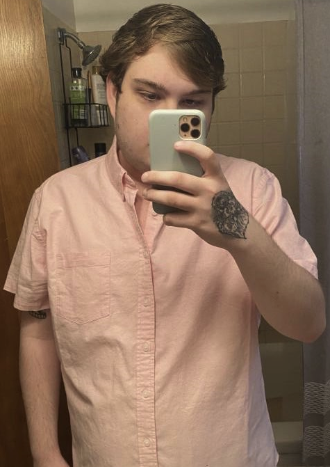 TupperGang's tweet photo. I got a JOB INTERVIEW!!!! I'm gonna be a "Operations Specialist", where I watch people and monitor them!!! I hope I look good for the job #TupperGang #MicTupper #TupperGangLeader #GotAJob https://t.co/KCom09VChd