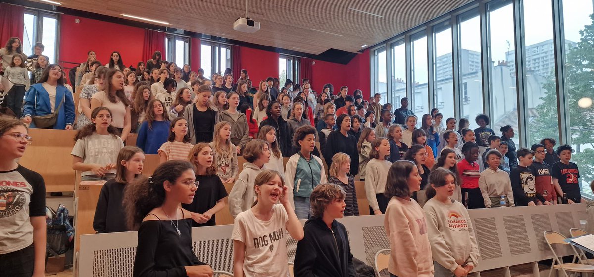 👏 Dernière répétition de rassemblement pour la #Chorale 🎶 du collège Flaubert  avec les collèges Monet, Fauré du 13e et Marie Curie du 18e. 🎤 Chansons du compositeur Hervé Suhubiette 
‼️RDV le 6 juin à 20h00 ‼️ 
Concert 🎵<a href="/radiofrance/">Radio France</a> <a href="/AMJouanny/">Anne-Marie JOUANNY</a>