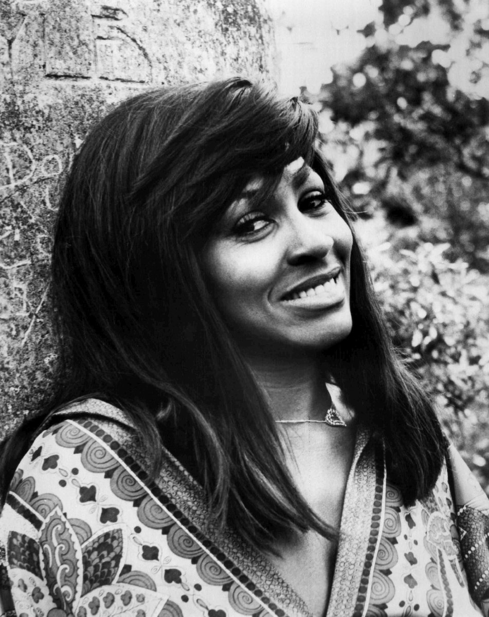 LocalTalkWeekly's tweet photo. BREAKING NEWS - Legendary singer Tina Turner has passed away at the age of 83. #breakingnews #tinaturner #localtalk https://t.co/BwOQQ7vAdT
