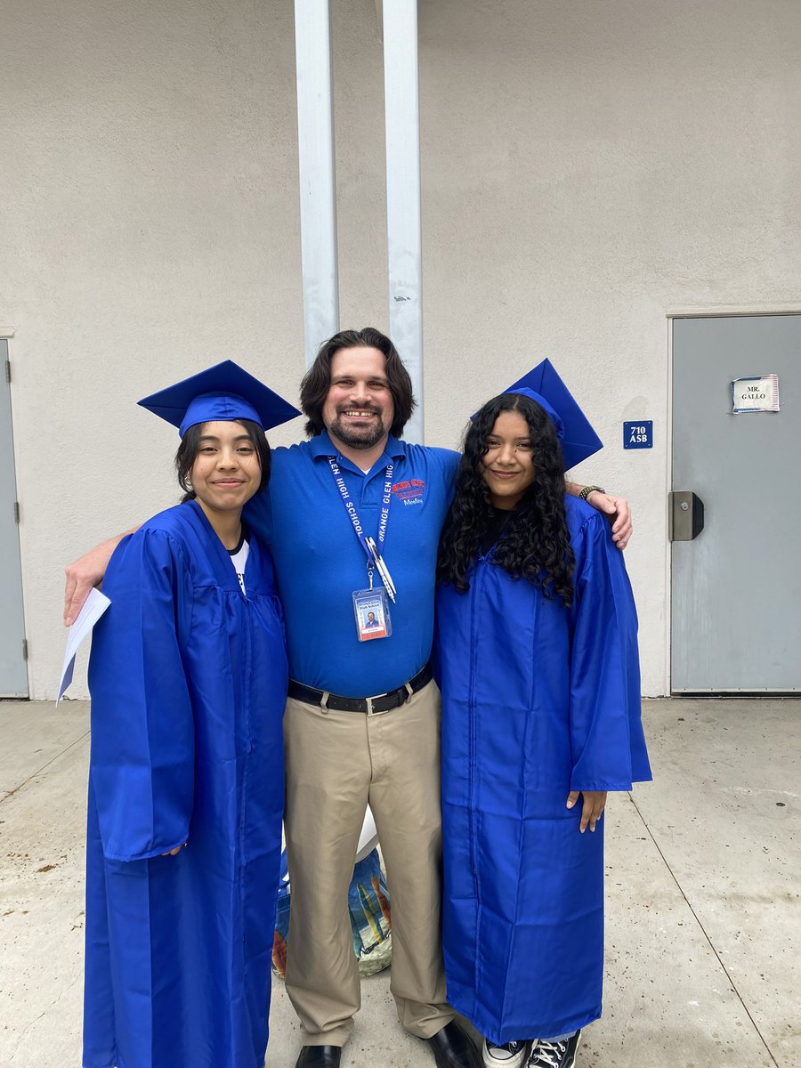 Hey Patriots!! 😁 As a final goodbye, our seniors wrote and delivered personal letters to a staff member who made a difference in their life. we appreciate all of our teachers and staff for their hard work ❤️💙