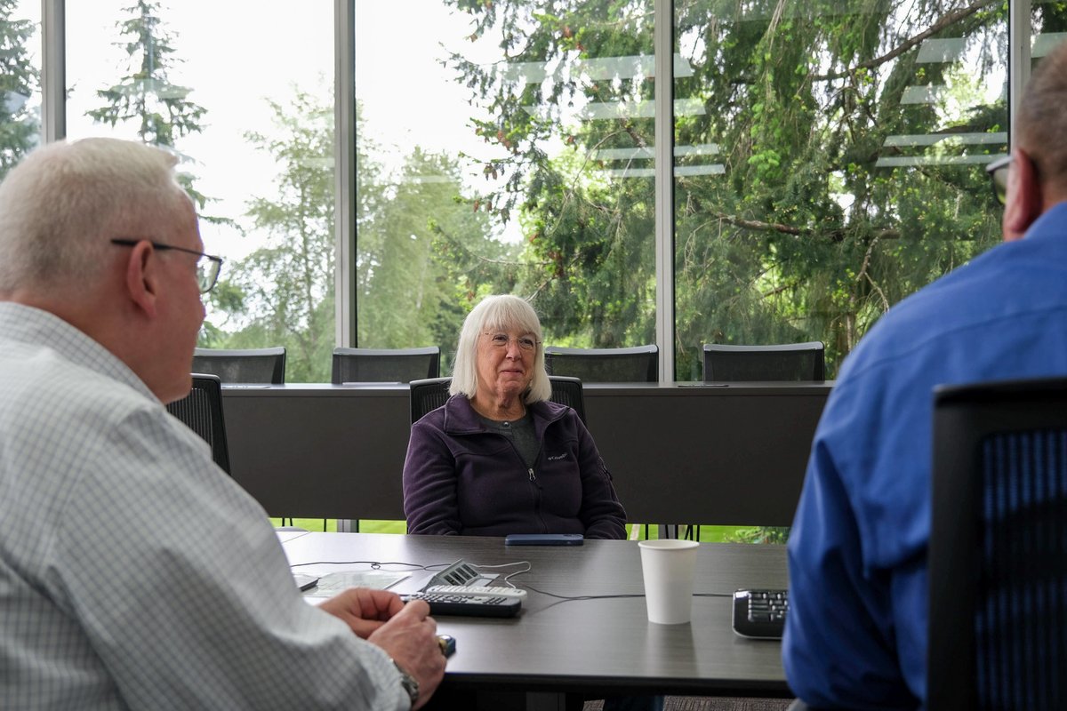 Washington state's aerospace industry is unrivaled anywhere in the world! So great to visit @AerojetRdyne's Redmond facility to see some of the cutting-edge technology they're developing for the next generation of space exploration.