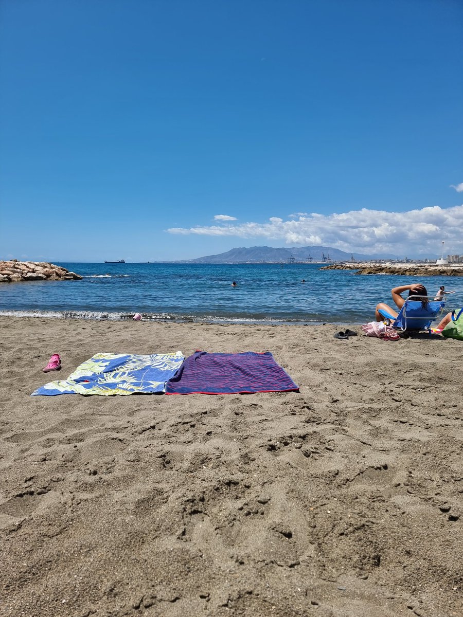 audurosp's tweet photo. Síðasta vikan af átta í sólarparadísinni Málaga og það er ekki laust við að ég sé að fá nett taugaáfall við tilhugsunina um að koma aftur í íslenskan raunveruleika. Lífið hér er svo einfalt og gott... https://t.co/XnKeKTQ0sv