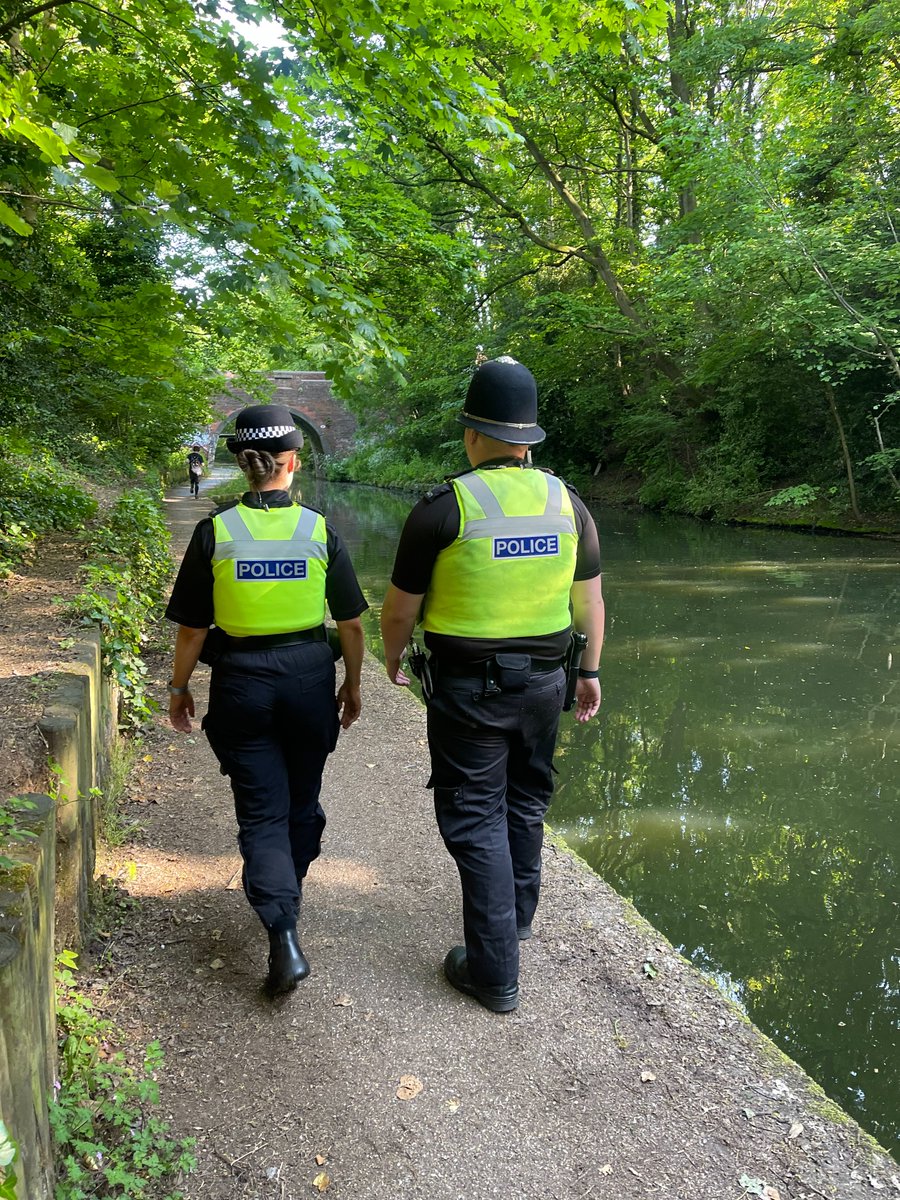 Officers from Acocks Green neighbourhood team have been out across the area this evening, conducting high visibility foot patrols! #neighbourhoodpolicing #acocksgreen