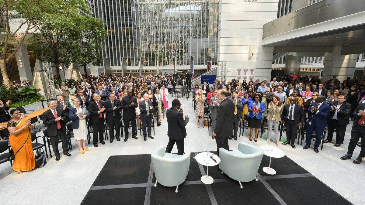 WorldBankGroup's tweet photo. In DC and around the world, @WorldBank Group staff came together today to thank @DavidMalpassWBG. 

Thank you David for your strong leadership, your focus on improving country results, and your care for staff. https://t.co/nVNZuBMhrj