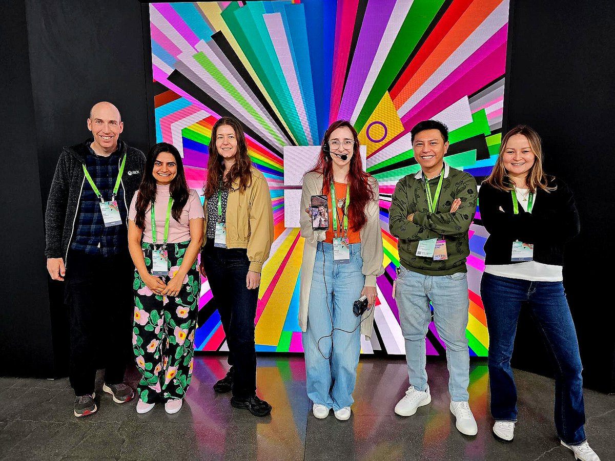 Mighty_Media_'s tweet image. Your #ASL #AmericanSignLanguage #team at #MSBUILD #BUILD #MICROSOFT BUILD #ACCESSIBILITY