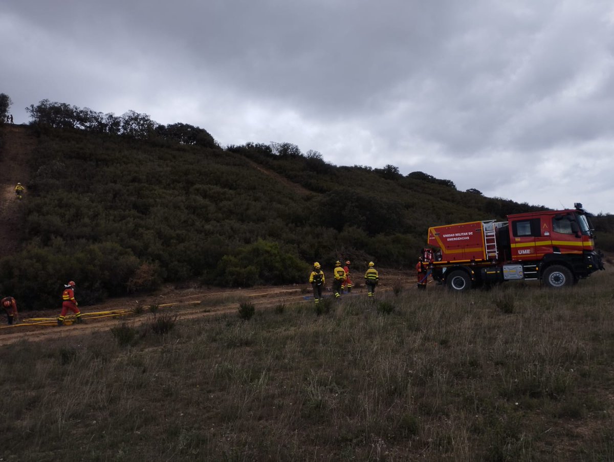 AT_Brif's tweet image. ✅️ Los compañers de @briflubia han realizado, prácticas de quema #RxFire 🔥👀 junto a #BIEMIV de @UMEgob y 2 cuadrillas de #BBFF la diputación de La Rioja

👉En los campos de tiro militar de La Rioja

#BBFF #BRIF #UME 

📸⬇️