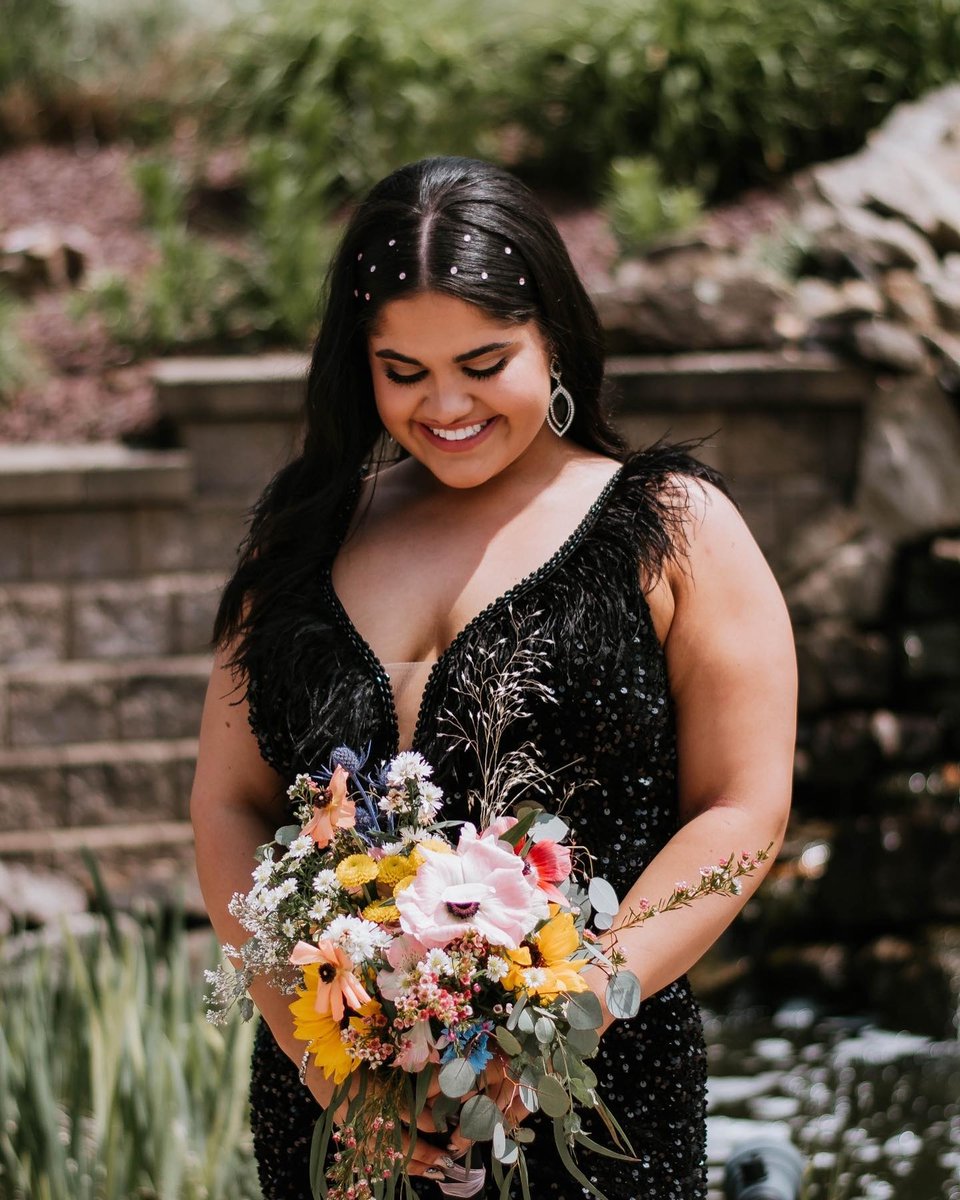 alyceparis's tweet photo. β¨ A sparkly feather moment, featuring the fabulous @savserrano wearing AP Style #61374 ππ #repost
ποΈ https://t.co/LnmlLQXy81
#alyce #blackdress #blackdresses #featherdress #feathers #sequindress #prom #promgoals #promfashion #graddress #graduationdress #alyceparis https://t.co/TgjaOyxFqy