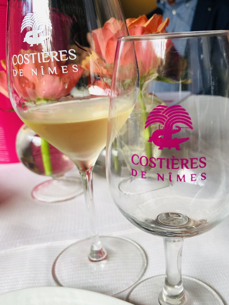 [COSTIÈRES DE NÎMES]
🐊 Cyril Marès, nouveau président aux <a href="/Costieres2Nimes/">Costières de Nîmes</a> - Élu le 24 mai par le syndicat des vignerons de l'AOC, le vigneron du Mas des Bressades et directeur du Mas Carlot, succède à Bernard Angelras, président pendant près de 20 ans et de <a href="/vignevinfrance/">IFV</a> #vin