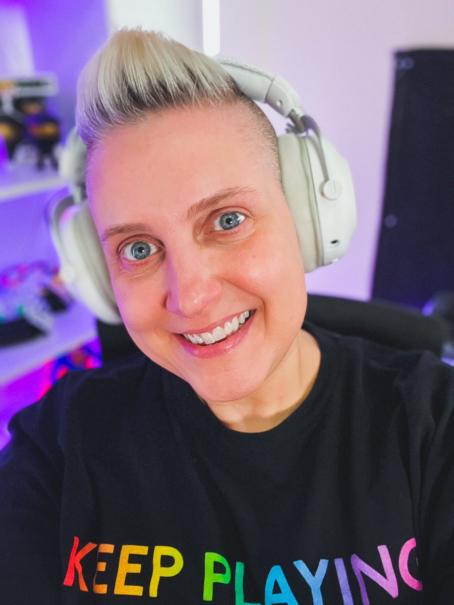 MotoRespawns's tweet image. The new @LogitechG PRO X 2 Lightspeed Gaming Headset was announced today and they were kind enough to send me one. 

The sound is so crisp that I legit heard Halo Infinite details that I have never heard before.

They are mega comfy too.
Thank you 💙

#LogitechGPartner #PROX2