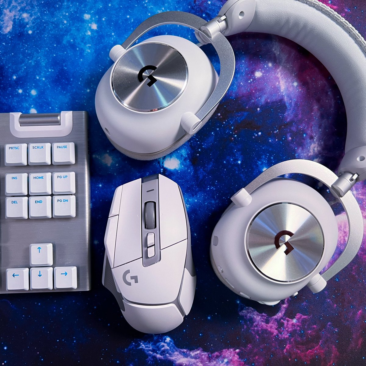 MotoRespawns's tweet image. The new @LogitechG PRO X 2 Lightspeed Gaming Headset was announced today and they were kind enough to send me one. 

The sound is so crisp that I legit heard Halo Infinite details that I have never heard before.

They are mega comfy too.
Thank you 💙

#LogitechGPartner #PROX2