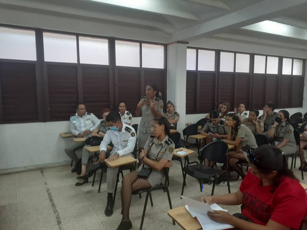 Armand2ARPrado's tweet photo. #24DeMayo fructífero intercambio de la #JuventudAduanera de la #AduanaVillaClara durante su Activo Juvenil donde se debatieron inquietudes, se plantearon soluciones y se ratificó el compromiso de la vanguardia juvenil revolucionaria. #AduanadeCuba #UnaMejorJuventud #UJCdeCuba https://t.co/0DVAOyFDPZ