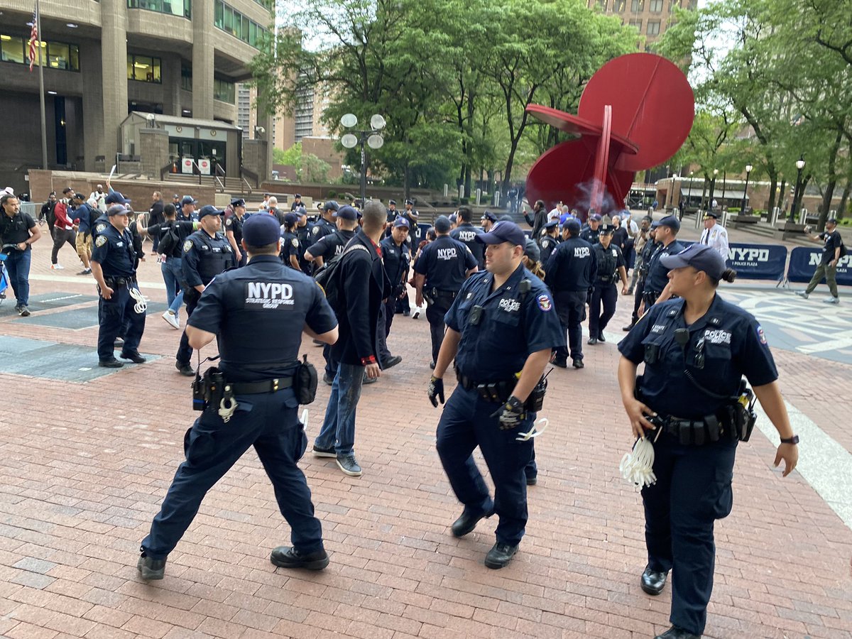 About this evening…

We marched to call for #CareNotCriminization. 

We got the boot instead.

And a massive police presence that arrested four members of the march security team.

Mayor, is this your official response to New Yorkers calling for community investments?