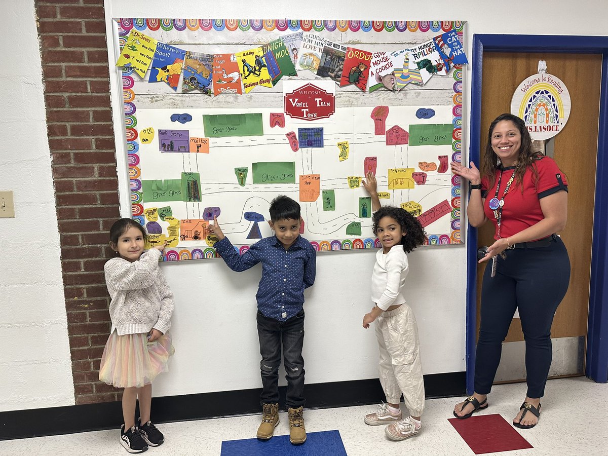 IanthaLasoce's tweet image. We celebrated learning our vowel teams by creating a “Vowel Team Town”!So stop by to discover that there are vowel teams all around us! How many Vowel Team words can you find? So much creativity, collaboration &amp;amp; teamwork by my Wildcat Readers. #IMSE #SoR #structuredliteracy