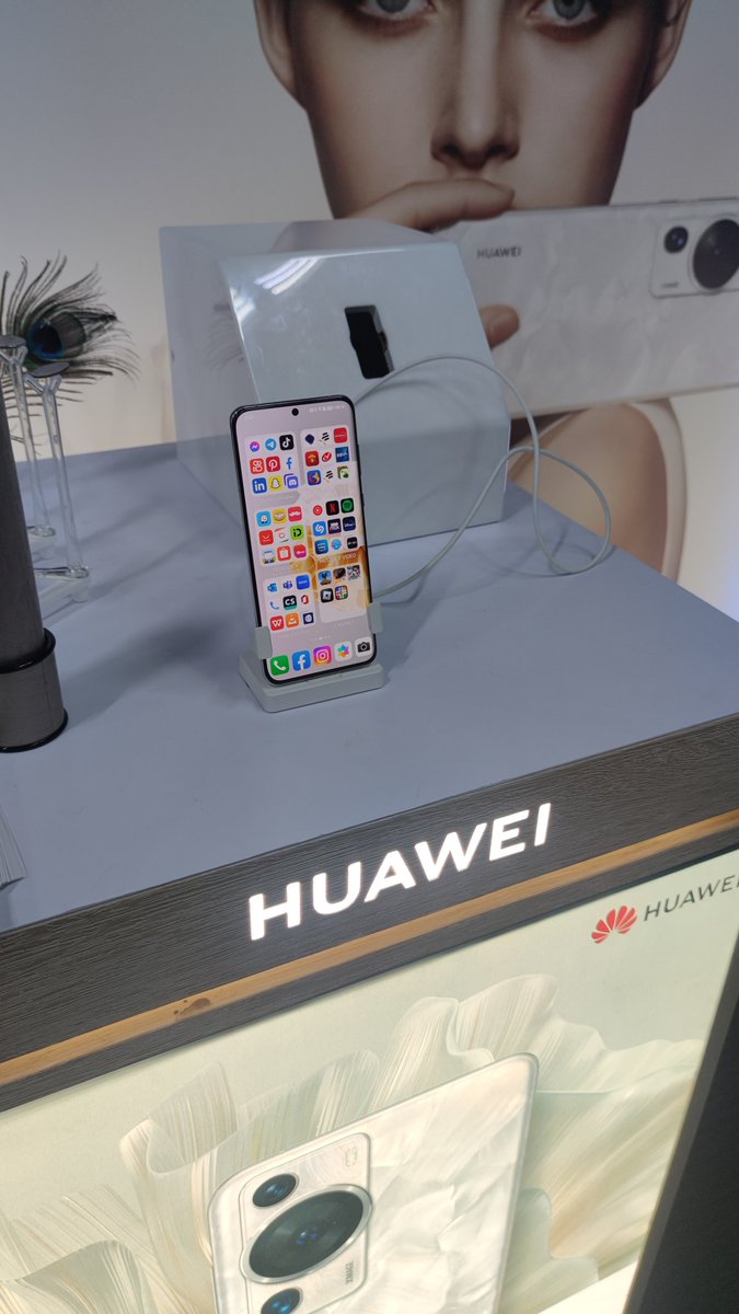 technoymas's tweet photo. @HuaweiMobileCo presenta #HUAWEIP60Pro con grandes novedades en el apartado fotográfico https://t.co/XySQDkmS7o