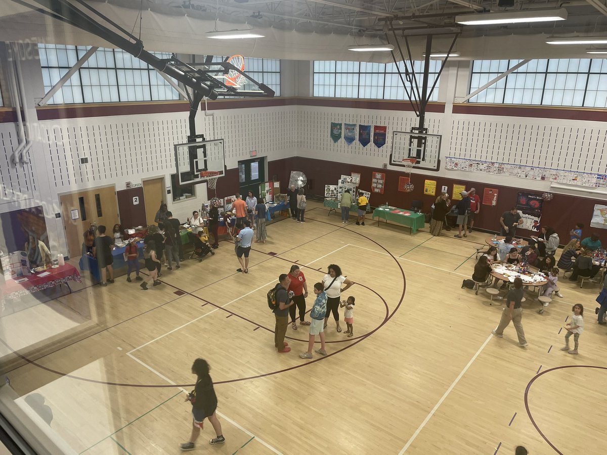 DPSAveryES's tweet photo. Cultural Appreciation Night. One of the best and most important events our PTO puts on. Students and their families so proud to share about their cultures, and seeing so many families connect with others. And the FOOD! What a night! https://t.co/7wgZUnT3DJ