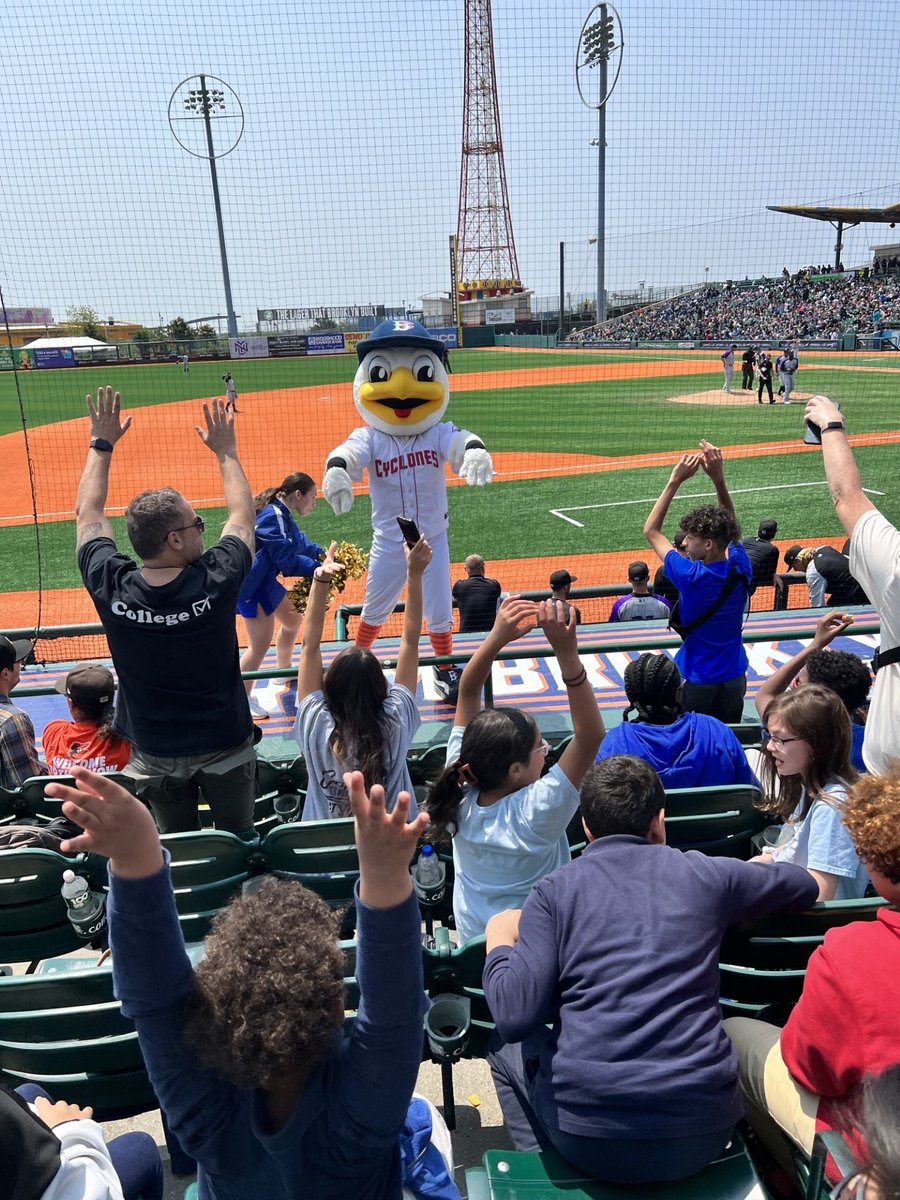 PS232QStrong's tweet photo. PS232Q Strong - The Brooklyn Cyclones are a Minor League Baseball team of the South Atlantic League and the High-A affiliate of the New York Mets. Play ball! @D27NYC https://t.co/GRSbiWde4w