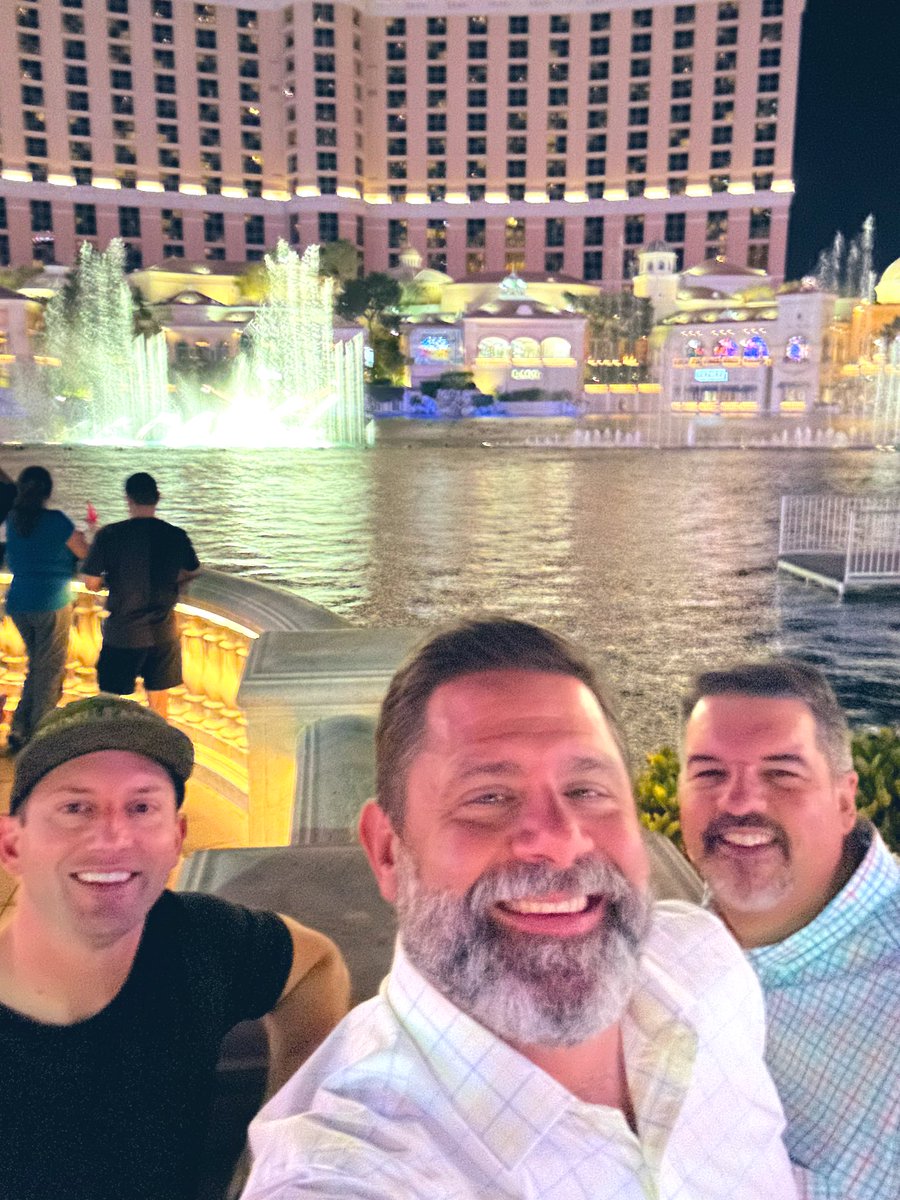 ARoseyB's tweet photo. Whoever says accounting software can’t be fun hasn’t met the crew @Oasisky! Last night we had a chance to take in the fountain show @Bellagio at #SageLV23! Thanks @SageUSAmerica for a great partner conference! https://t.co/m6EIJqZPvP