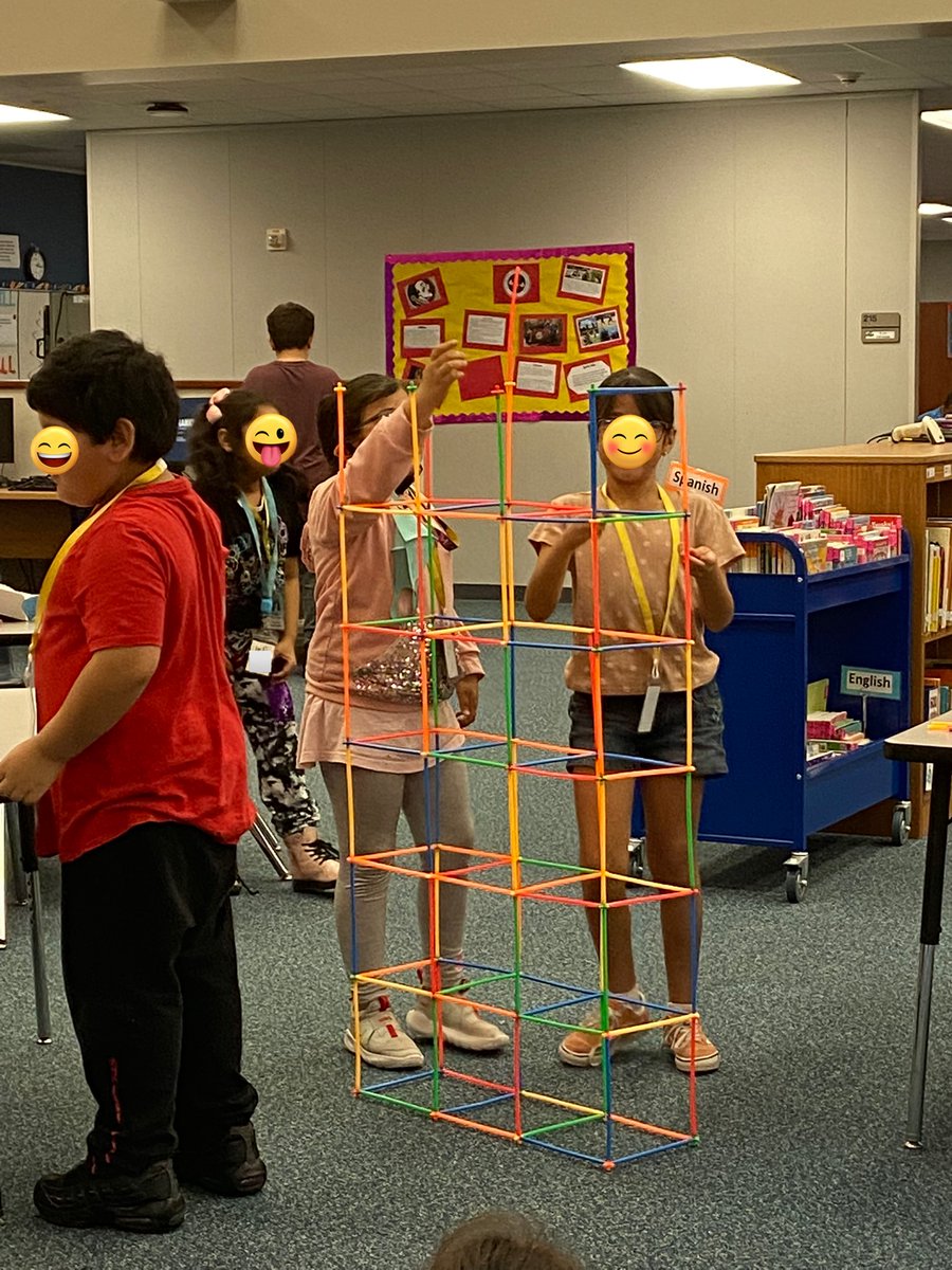 MrsStockton_'s tweet photo. First grade MakerSpace 💙💚🐬 @duryeaschool @mrsamrv @CyFairLibraries https://t.co/PuOMITTS0i