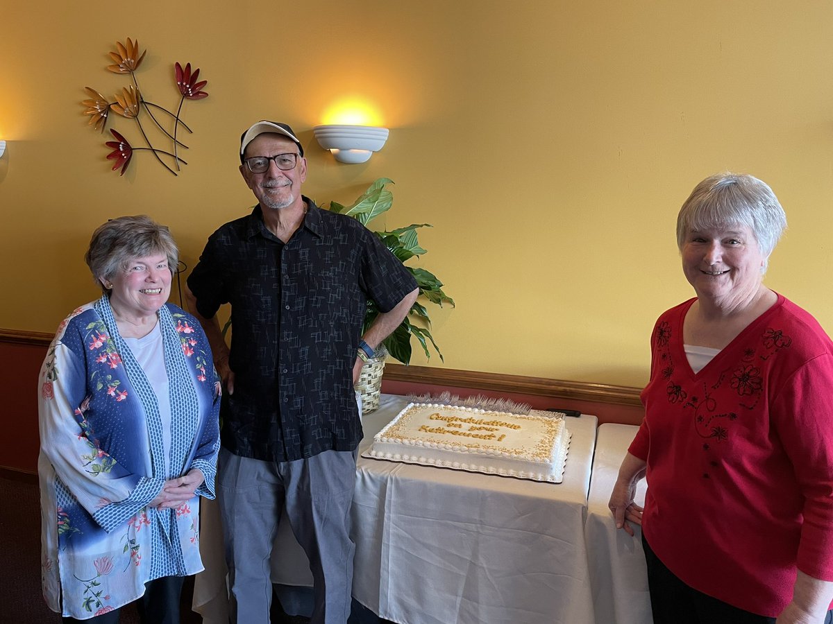 AlexisWhiteEdS's tweet photo. 137 years of service to education!  Congratulations to Ms. Reep, Mr. Harris and Ms. Fitzhugh 💚🧡🐊 You have inspired more children and staff than you can ever imagine!  Because we knew you, we have been changed for good 💚🧡 @GESGATOR https://t.co/U4qOyHfbhf