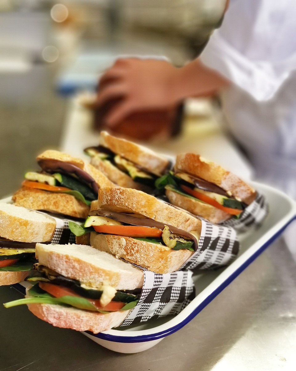 We have a great selection of fresh sandwiches daily - come in and see what we have made especially for you today ...

#pigandpastry #pigandpastrypetersham #sydneycafe #sydneyrestaurants #fridaylunch #lifeinpetersham #sydneysandwiches