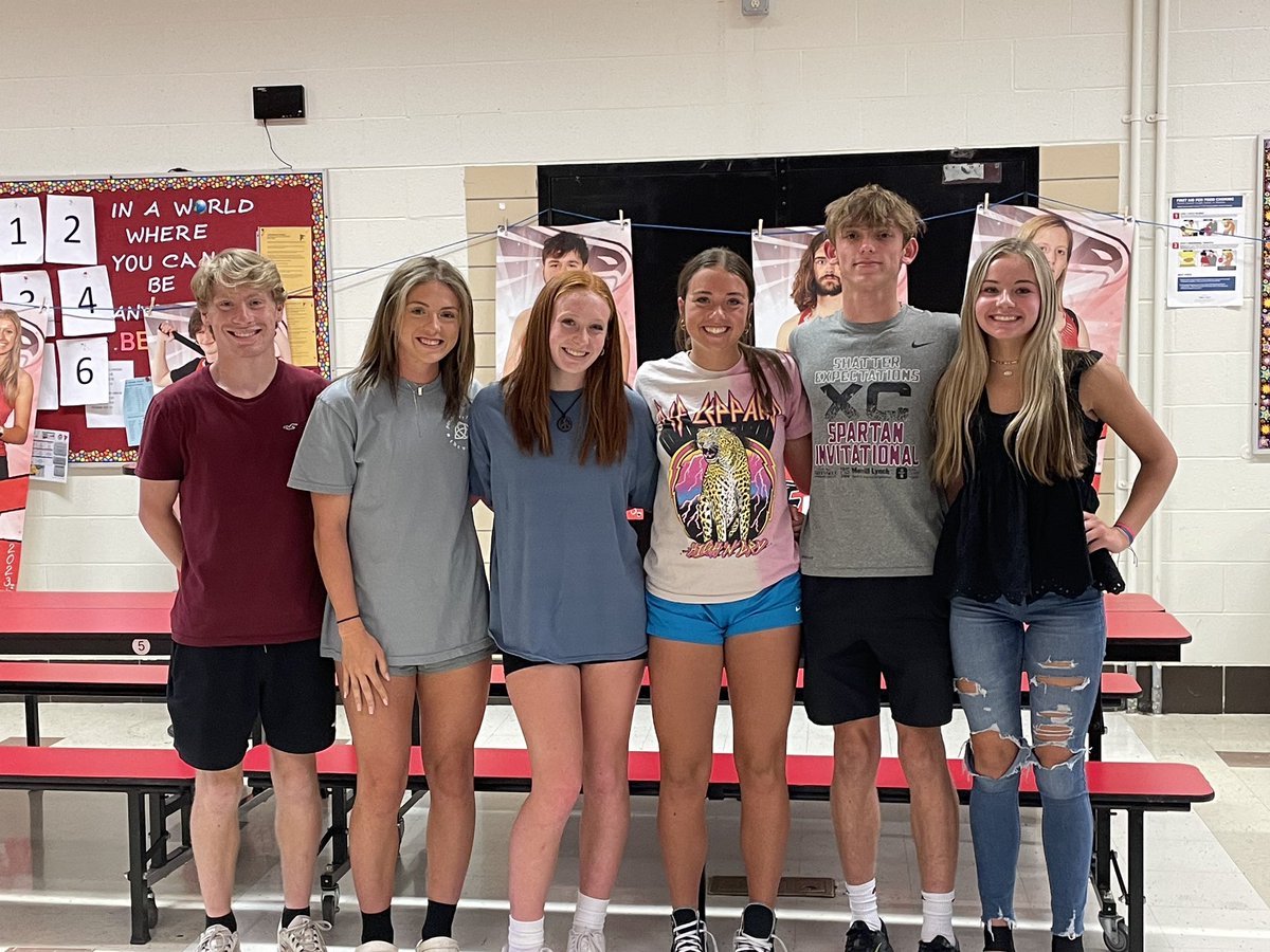 Good luck to our Track and Field athletes who will represent Field tomorrow and Saturday at the Regional Meet in Boardman!

(LtoR)
Sean Silk JR
Mickey Herndeen JR
Julia Potts JR
Raegan Daugintis JR
Lucas Pollard SO
Maddie Adams FR