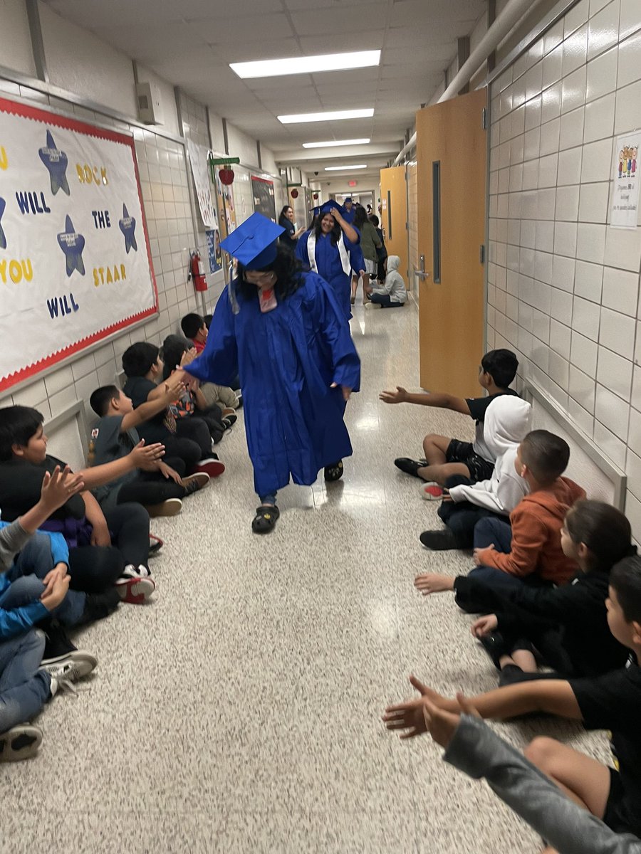 Eileen Puente tweet media