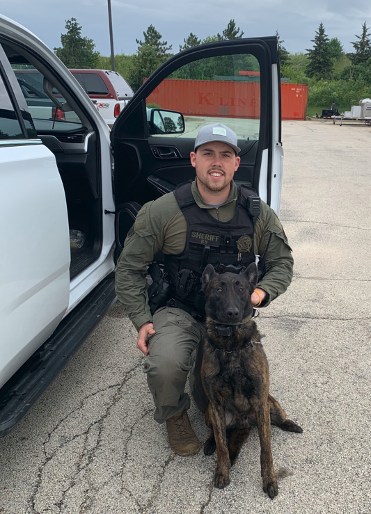 Pct4Constable's tweet photo. The men and women of Constable Mark Herman's Office extend their heartfelt condolences to the Kane County Sheriff's Office as they mourn the loss of K9 Hudson, who was shot and killed earlier today while assisting in the apprehension of a robbery suspect.

Rest easy boy🌈 https://t.co/JfZ7zTAJQp