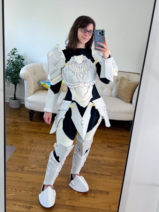 Can&rsquo;t wait to finish building this cosplay ❤️ https://t.co/vhtTntpCPh https://t.co/DfnTLtiatU