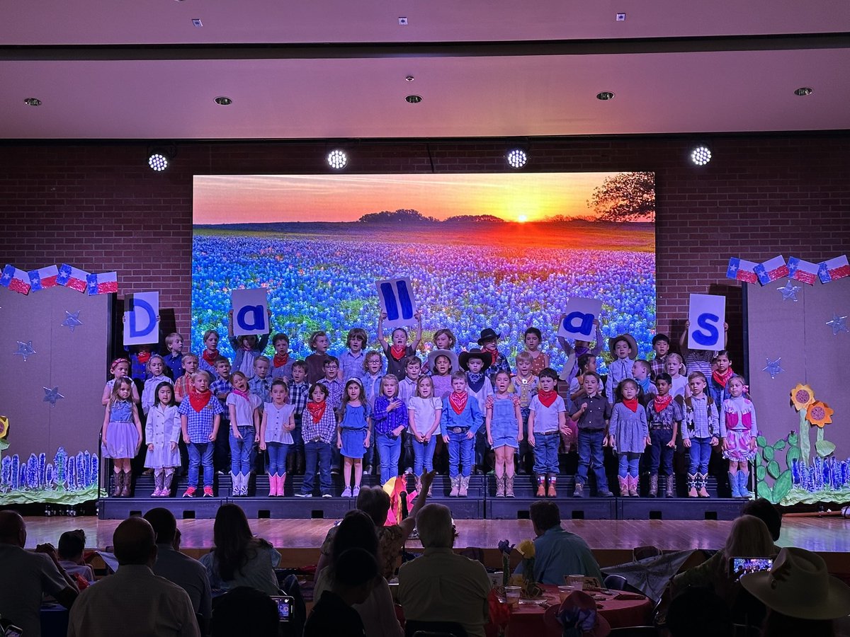 mpowell_gses's tweet photo. Family and friends gathering together for a GSES Texas style - Kindergarten celebration! @gsesdallas https://t.co/FvOIDasu0U
