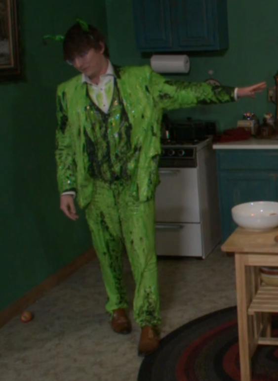 vampievity's tweet photo. Also why did he stand like that . #glcharlie https://t.co/BU6H9cIDjM