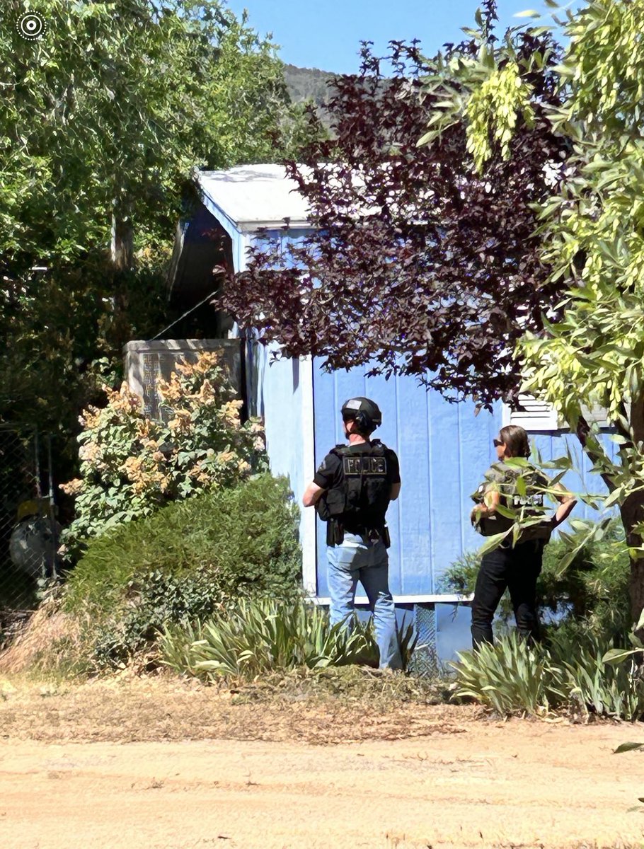 Have Peace Officer Power in the state of #CALIfornia and will travel!  Your #GND <a href="/USMS_PSWRFTF/">Pacific Southwest Regional Fugitive Task Force</a> at work 108 miles away from LA. Good morning Bodfish. Code 4!  Two Suspects wanted for <a href="/LAPDDevonshire/">LAPD Devonshire</a> #Homicide in custody! Doing their part to keep the community safe. Thank you