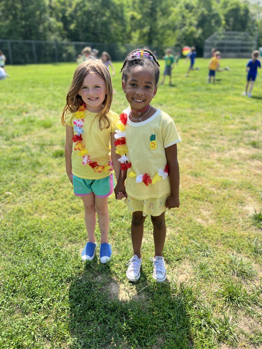 CrestwoodFlyers's tweet photo. We celebrated the end of an amazing 3rd trimester with an epic outdoor dance party!  Way to go, Crestwood Flyers! https://t.co/xY6hxdEoca
