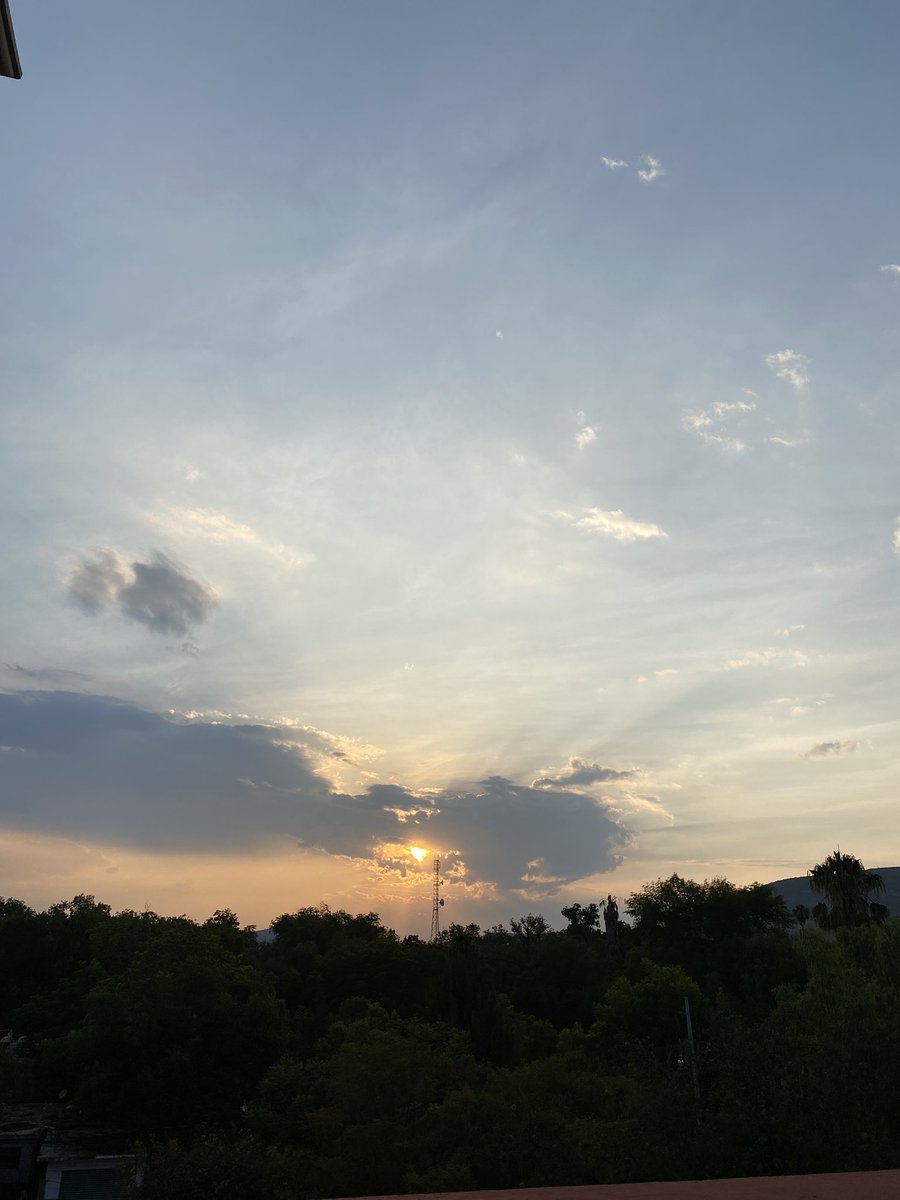 HgoTravel's tweet photo. Hidalgo ¡Tiene algo!
•Paisajes•
Un hermoso atardecer desde el centro de Tasquillo.
Ven y conoce este grandioso municipio que cuenta con turismo de naturaleza, balnearios y hermosos hoteles!
#hidalgotienealgo #visithidalgo #turismo #aventura https://t.co/MZ2OGrbc67