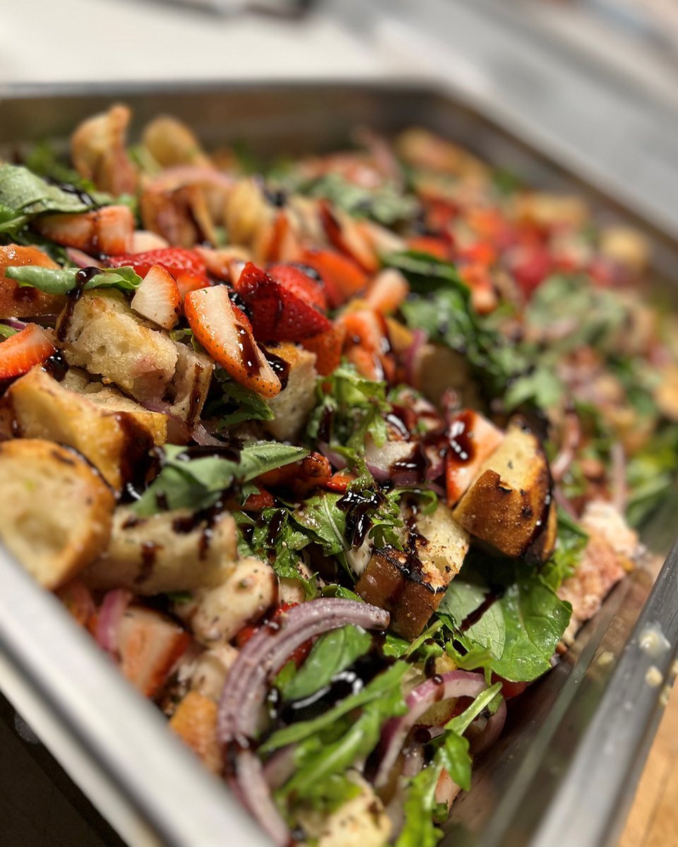 yodersmokers's tweet image. Last weekend Live Fire Republic threw down on a Yoder Smokers Flat Top Charcoal pit  for a small group of folks in Wichita. Here&apos;s a peek of that cook in action!
.
#yodersmokers #teamyoder #bbq #barbecue #grill  #backyard #outdoors #cookout #yummy #americanmade #charcoal