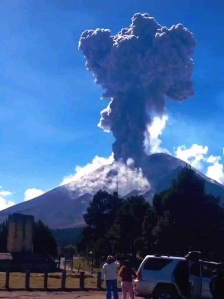 NegritoTuitero's tweet photo. Dónde hubo fuego, cenizas quedan...

🔥❤️ #Popocatepetl https://t.co/AooWP8NTFv