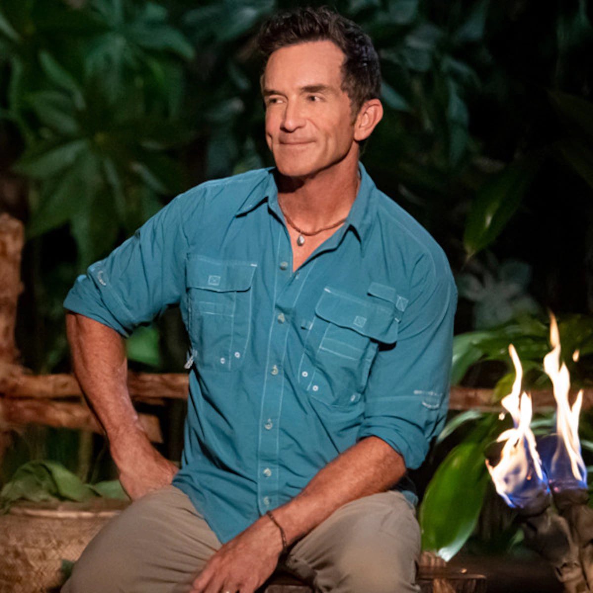 seakraits's tweet photo. *survivor contestants fighting for for their lives on the edge of an emotional breakdown*

Jeff Probst: and that’s what makes the game so amazing 😃 #survivor44 #survivorfinale https://t.co/Umgwn83Nsx