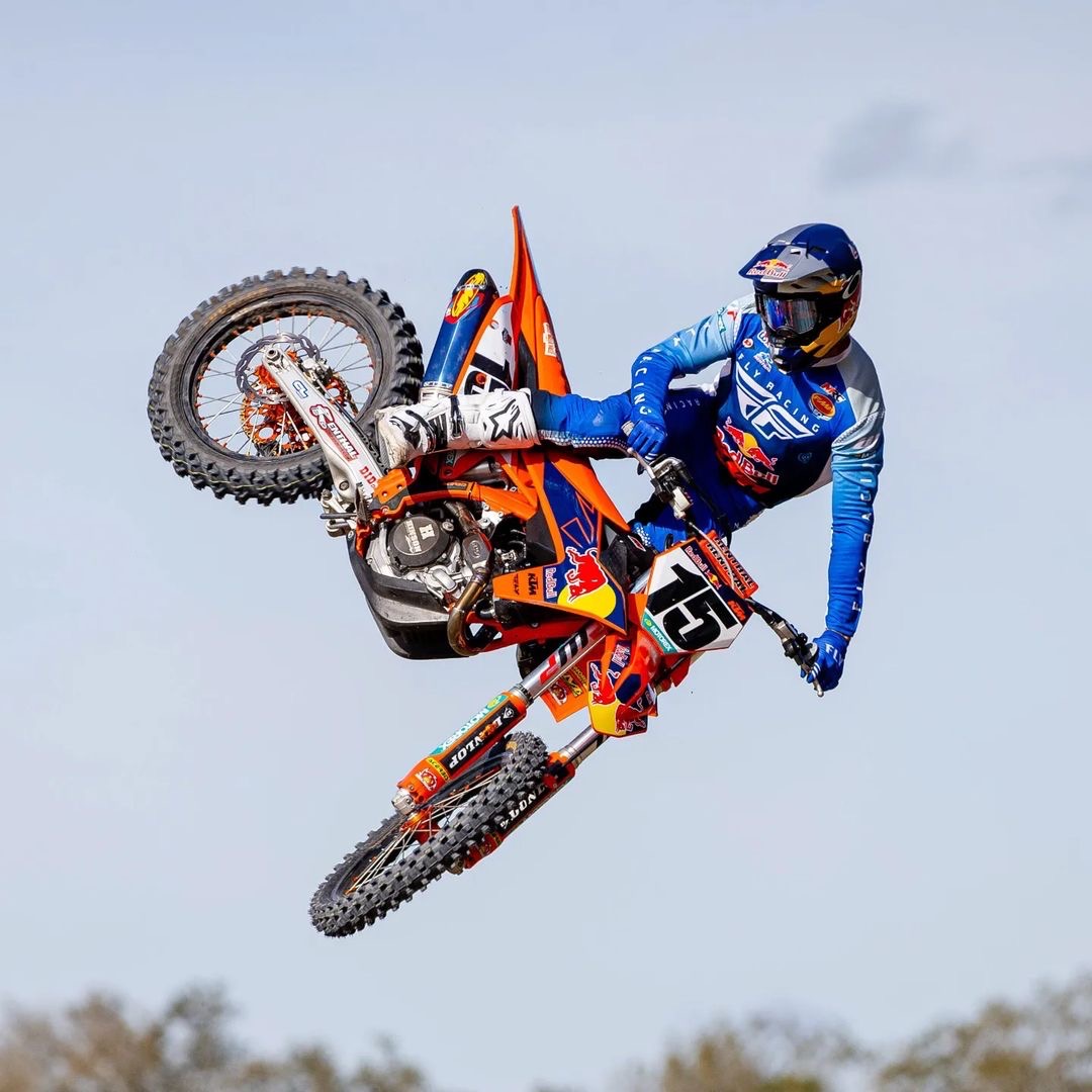 RideDunlop's tweet photo. We are happy to once again support the 2023 @ktm_canada Red Bull Race Team!

@jesspettis 
@ryderncnabb164
@kavenbenoit26

📸: @keeven20

#KTM #ReadyToRace #TripleCrownSeries #RideDunlop #RaceDunlop #DunlopDomination #CanadianMX #DunlopFamily https://t.co/y0WAHF0iXR