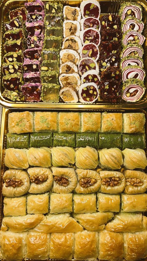 Istbaklava's tweet photo. @AyoonJeddah متجر بقلاوة اسطنبول فاخر من الاخر 
توصيل فوري في جدة 
وشحن مبرد وامن لباقي مدن المملكة 
https://t.co/HhR3cK3H0l https://t.co/hQFa7Q2MTa