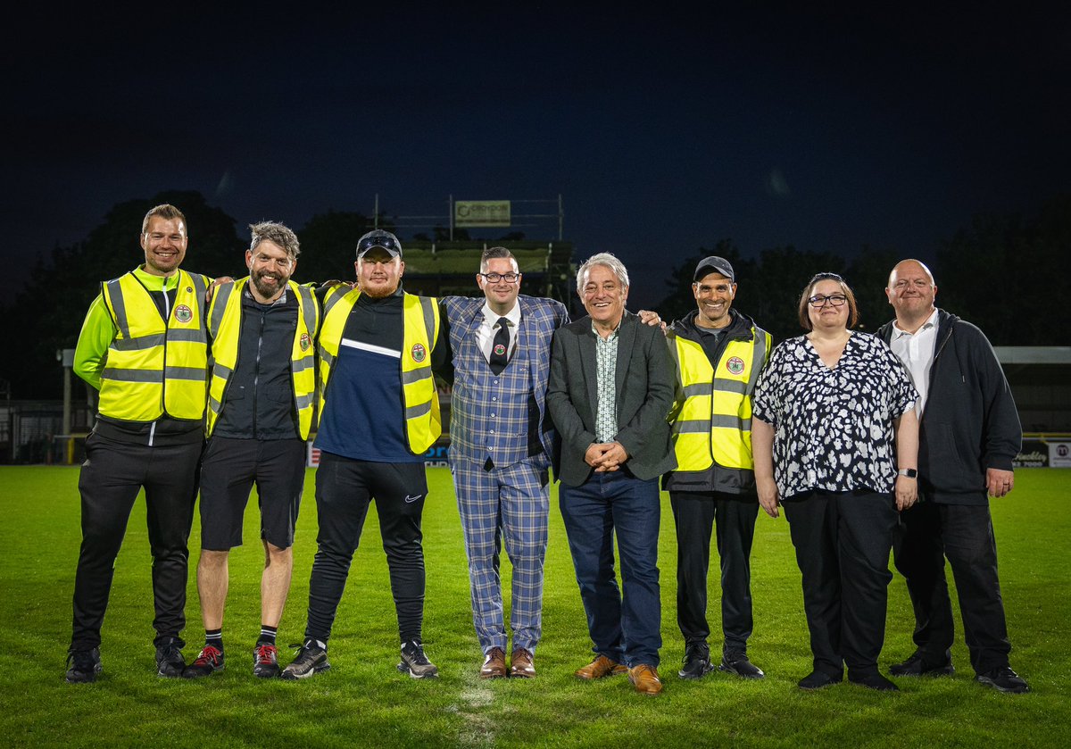 SouthernSunday's tweet photo. A huge thanks to the team of volunteers who made last night’s @SELKGrassroots Marcus Lipton Cup Final so special! 🤝 https://t.co/A4GBHyEWOX
