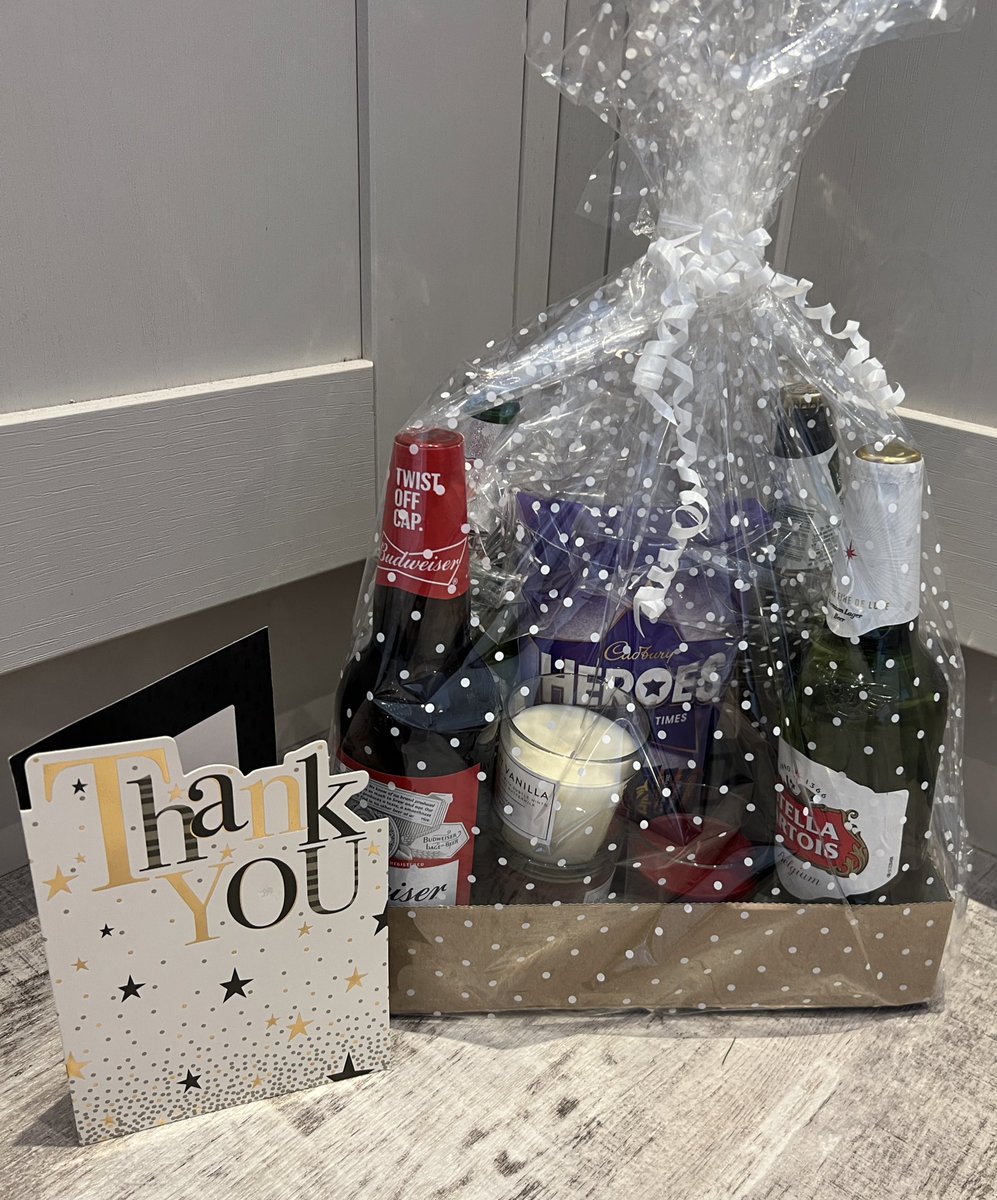 Mr_Naylor_EYFS's tweet image. Thank you to our @LiverpoolHopeUK students for this thoughtful gift 🎁! Wishing them best of luck for their #ECTInduction