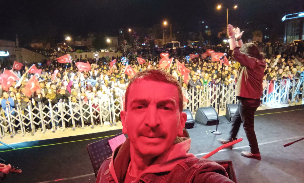 Teşekkürler Nevşehir.... Muhteşem bir koro oluşturduk.
<a href="/ahmetsafak_tc/">Ahmet Şafak</a> #konserleri