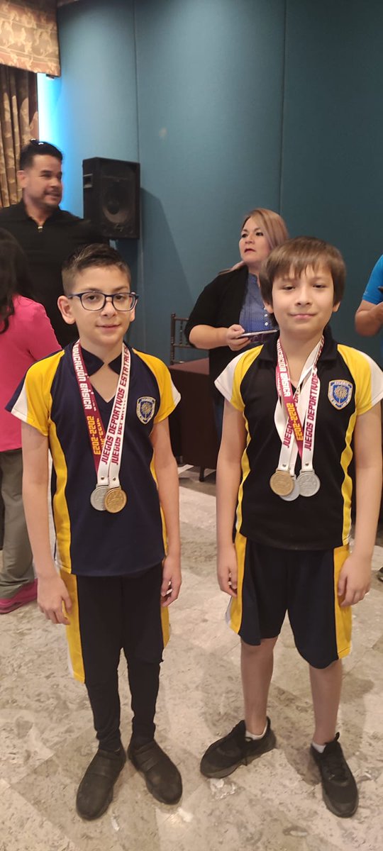 csacolegio's tweet photo. Los dos niños campeones. Muchas felicidades. https://t.co/oZvb63PCDM