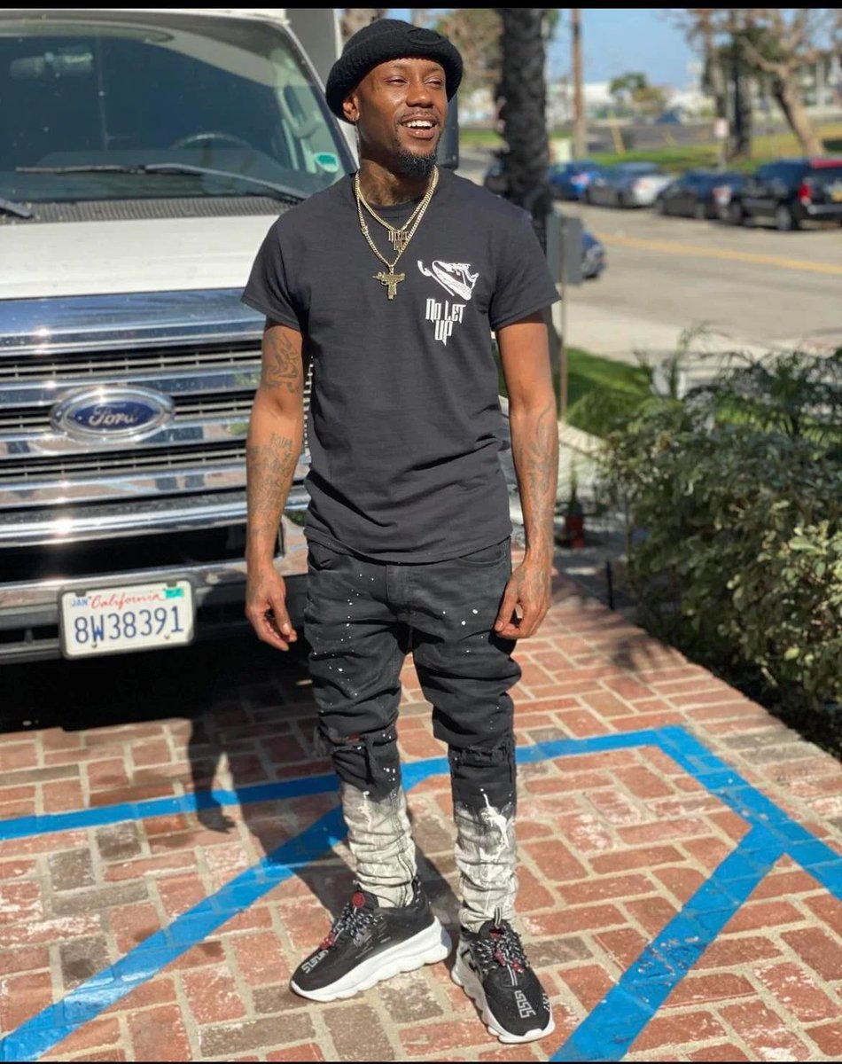 ItsBabyGator's tweet photo. Battle Rappers as Mainstream Rappers . A thread : https://t.co/vY1hXeJ6Db