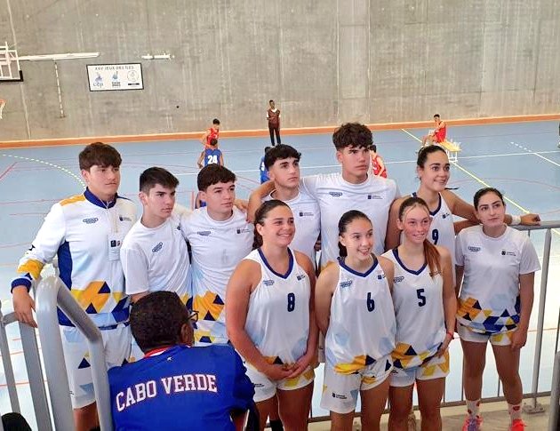 FCBaloncesto's tweet photo. 🏆 #JeuxDesIles
🏀 #3x3
📌 #Ajaccio 🇫🇷
📆 24-05-2023

⛹🏼‍♀️ #Canarias100x100🇮🇨
🆚 #Guayana ✅ (17-12)
🆚 #Martinica ✅ (15-14)
🆚 #Cerdeña ❌ (13-18)

⛹🏻‍♂️ #Canarias100x100🇮🇨
🆚 #CaboVerde ✅ (21-8)
🆚 #Martinica ✅ (19-9)
🆚 #Guayana ✅ (18-16) https://t.co/V2RAznrF3I