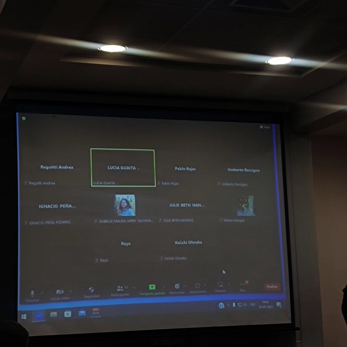 AstroUnab's tweet photo. Hoy en nuestro seminario el Dr. Yoshiharu Asaku nos presentó su investigación utilizando observaciones en alta frecuencia y resolución angular utilizando ALMA.
@UnabDcf #astronomyseminarseries https://t.co/GWV2n5V6kw