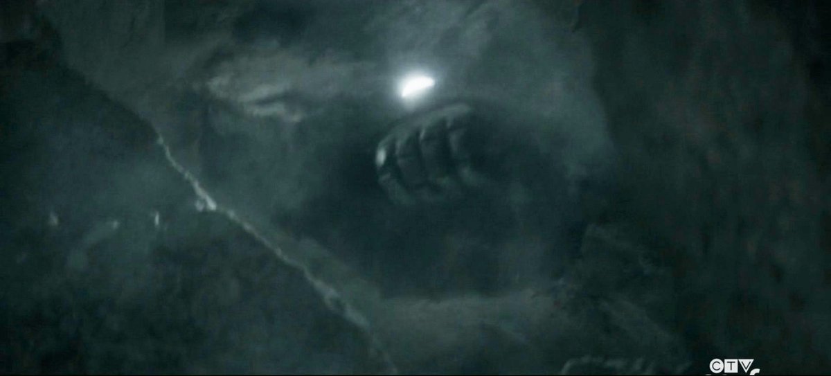6. #SupermanAndLois 2x01: 'What Lies Beneath'