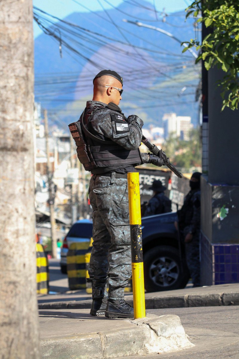 A chama esquentou no CPX do Alemão  e da Penha
