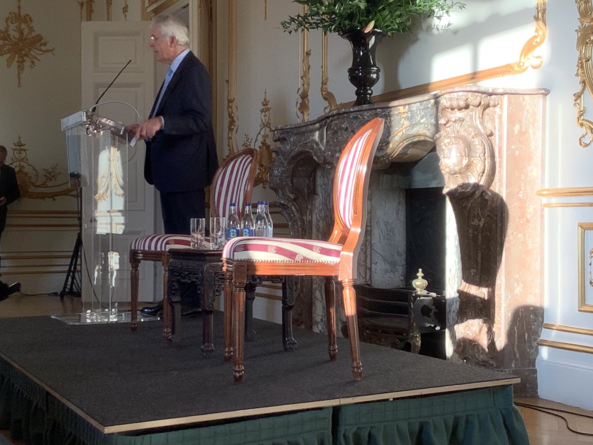 A tour de force by the best of the best U.K. political skill & leadership at work this evening ⁦@IrelandEmbGB⁩ giving #Grattanlecture his thoughts on #Goodfridayagreement ⁦⁦@tcddublin⁩ warmly characterised emphasis on Nolan Principles by ⁦@LindaDoyle⁩ Provost